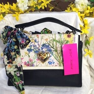 BETSEY JOHNSON TOP HANDEL CROSSBODY